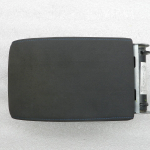 VW Golf 5 oriģinālais centrālais roku balsts 5M0864207C