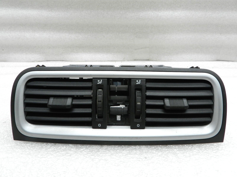 Skoda Fabia oriģināls ventilācijas centrs 5j0820951