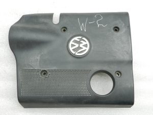 VW Passat oriģinālais motora vāks 06b103935