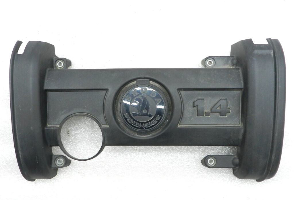 Skoda Fabia оригинальная крышка двигателя 036103925CD