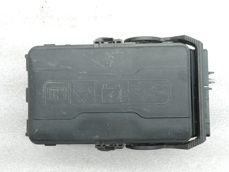 Opel Insignia B oriģinālā drošinātāju kārba 39116633