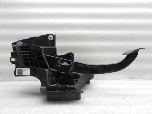 Opel Insignia B Oriģinālais bremžu pedālis 23317550