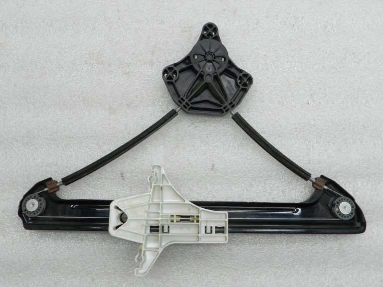 VW Golf oriģinālais loga regulators aizmugurējais labais 5G4839462B
