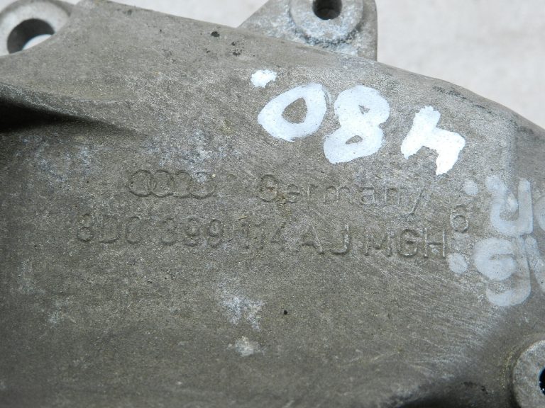 Audi A4 Oriģinālais kronšteins gultnis pārnesumkārbai priekšējais labais