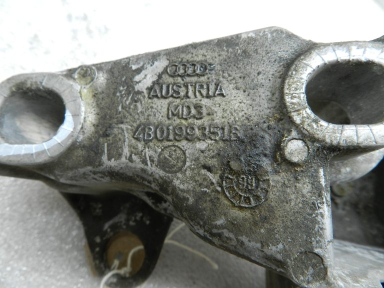 Audi A4 oriģinālais motora stiprinājums priekšējais kreisais
