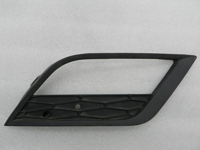 Seat Leon oriģinālais vāks miglas lukturis pa labi