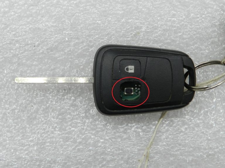 Opel Meriva B oriģinālais aizdedzes slēdzenes komplekts