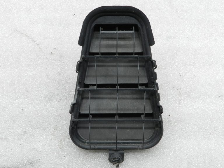 Audi A6 oriģinālā virsbūves ventilācijas restes