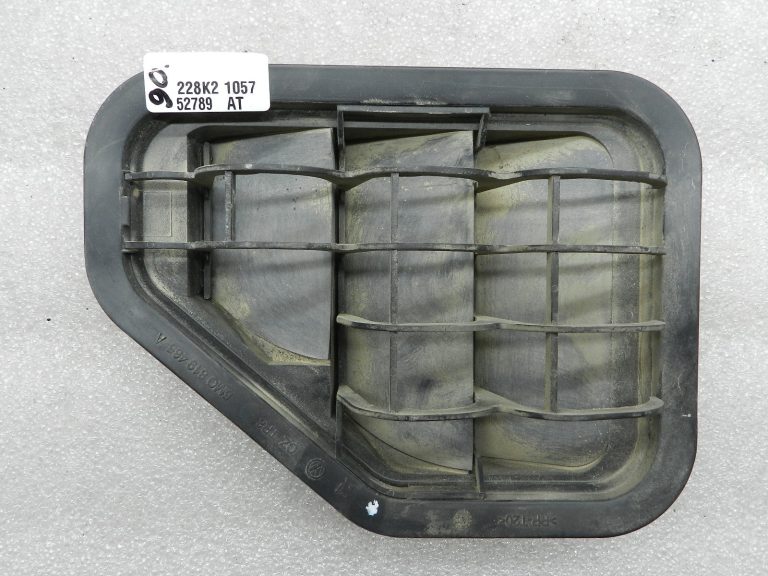VW Tiguan oriģinālā virsbūves ventilācijas restes kreisās puses