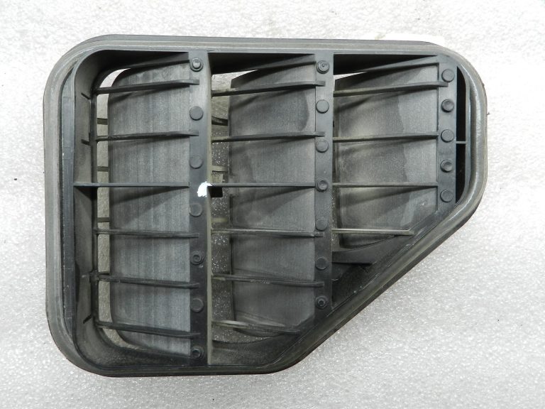 VW Tiguan oriģinālā virsbūves ventilācijas restes kreisās puses
