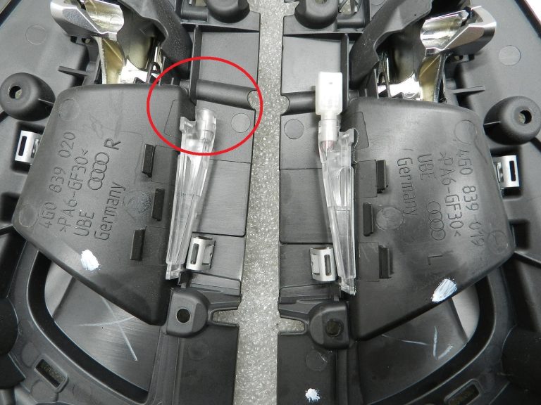Audi A6 oriģināls iekšējās atvēršanas rokturu komplekts Trūkst vienas spuldzes!!!!!