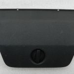 VW Passat oriģinālais brīdinājuma trīsstūra turētājs