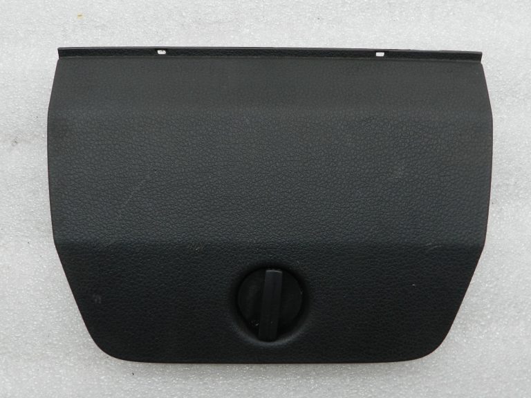 VW Passat oriģinālais brīdinājuma trīsstūra turētājs