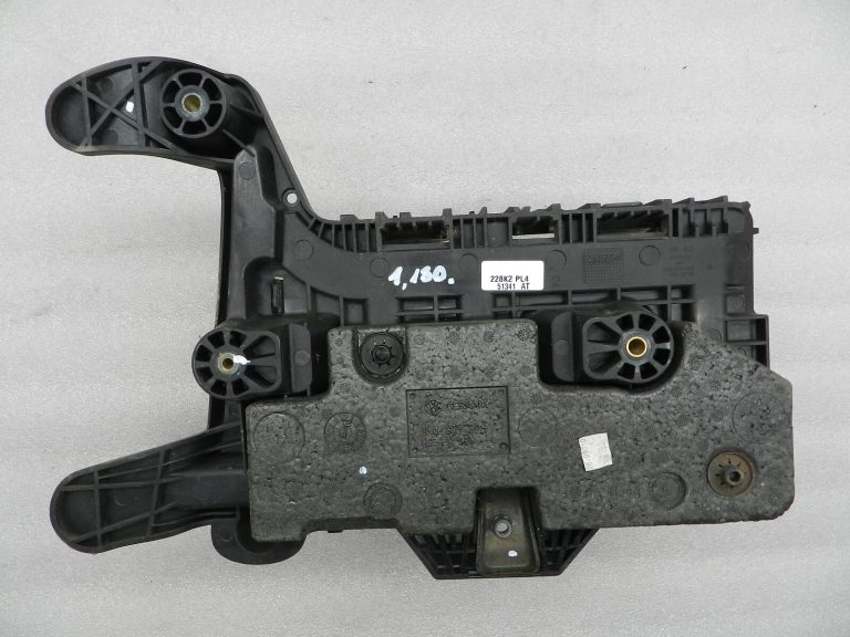 Volkswagen Audi oriģinālais akumulatora kastes korpusa kronšteins kronšteins