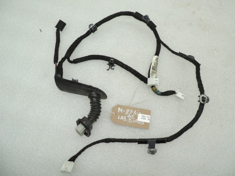Mazda CX5 I Aizmugurējā labā durvju instalācija KD49-67-210A