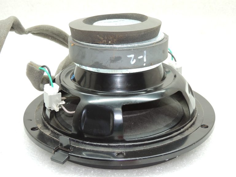 Chrysler Grand Voyager V zemfrekvences skaļrunis 5107087AE 05107087AE 05107087AE