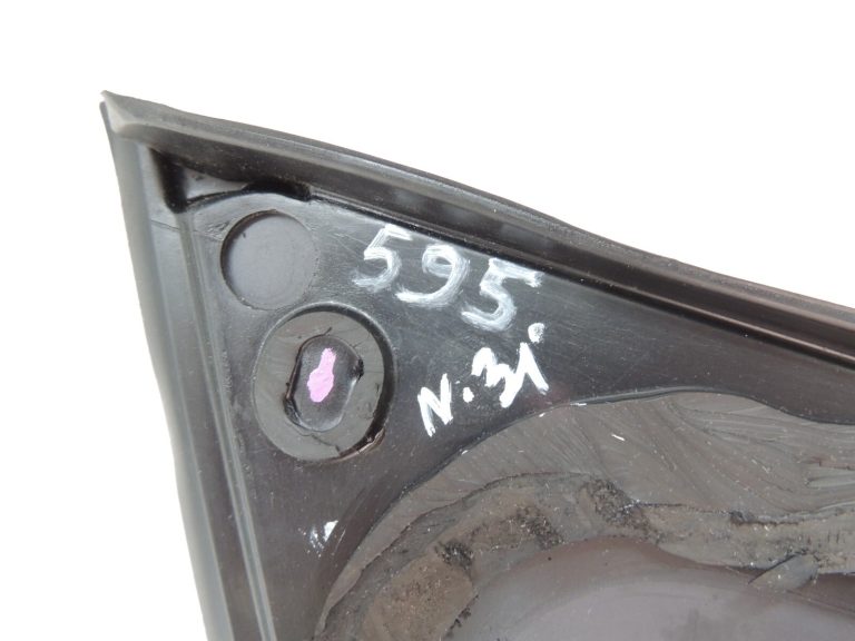 Nissan Qashqai J11 Aizmugurējais kreisais ceturtdaļas stikls 833134EA0A