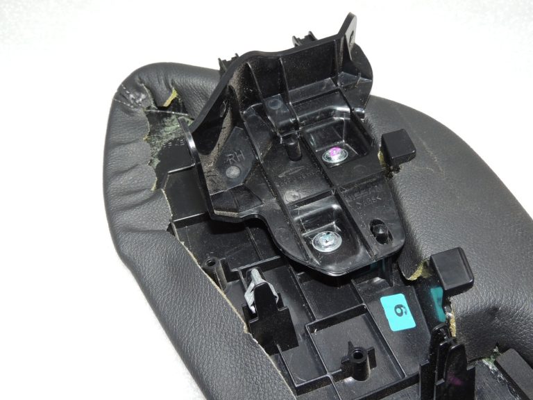 Nissan Qashqai J11 centrālās konsoles vāks priekšējais labais 969924EA0A