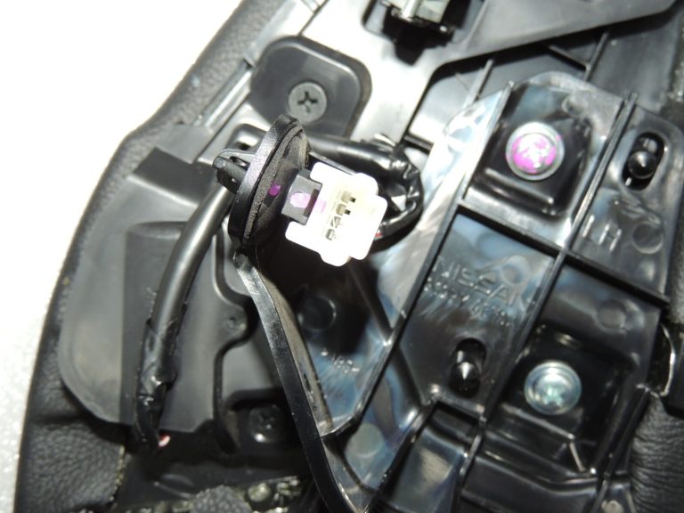 Nissan Qashqai J11 centrālās konsoles vāka komplekts priekšējais ar LED 969934EA0A