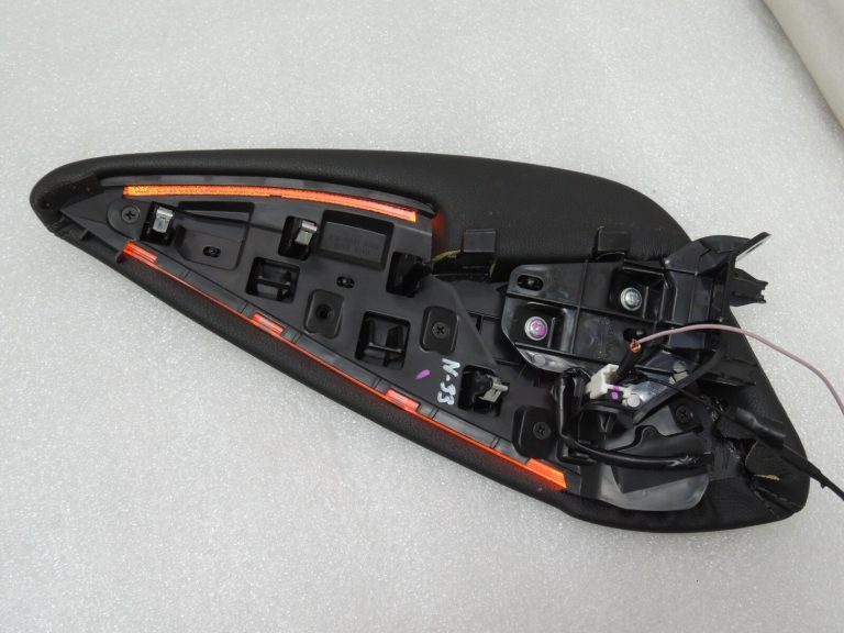 Nissan Qashqai J11 centrālās konsoles vāka komplekts priekšējais ar LED 969934EA0A