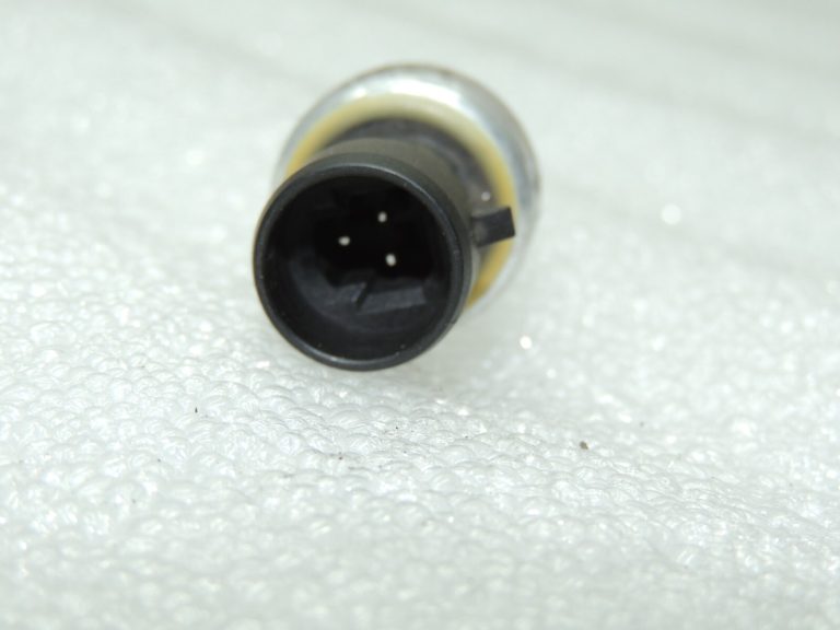 OEM Opel gaisa kondicionēšanas spiediena slēdzis 13587668