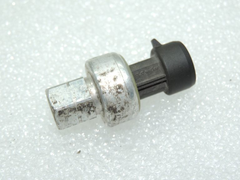 OEM Opel gaisa kondicionēšanas spiediena slēdzis 13587668