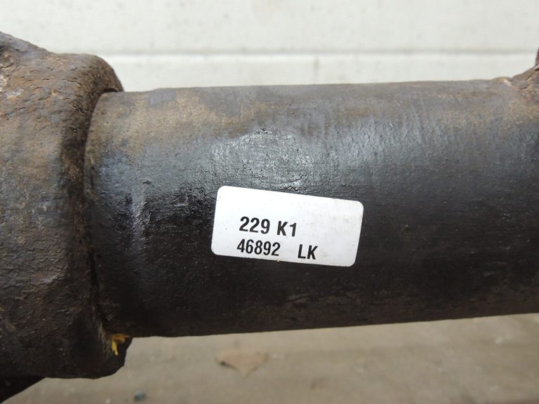 Nissan Navara II D40 3.0DCi aizmugurējā tilta korpuss D30033X30E aizmugurējā tilta korpuss
