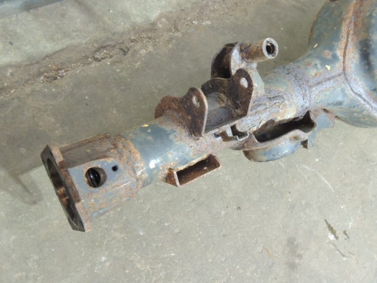 Suzuki Jimny III 1,3i aizmugurējās ass tilts ar ABS aizmugurējās ass nesējsiksna aizmugurējā ass