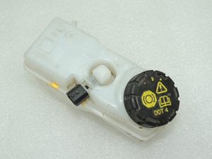 Renault Captur I J87 Bremžu galvenā cilindra šķidruma rezervuārs 460915125R