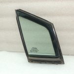 Toyota Avensis T27 Priekšējais sānu logs priekšējais labais 6812505010
