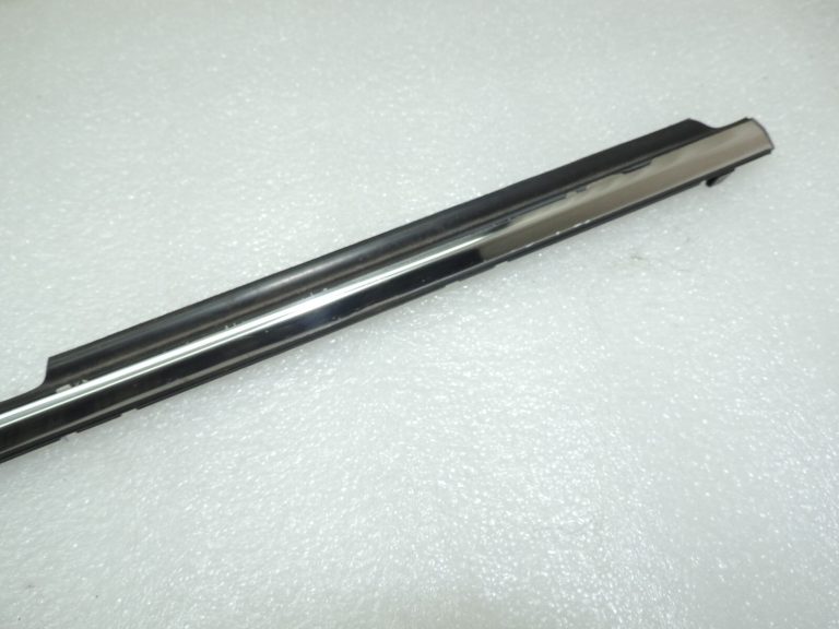 Toyota Avensis T27 Aizmugures kreiso durvju līstes 7572205040