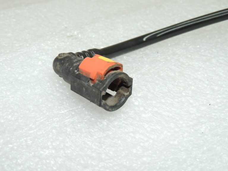 Toyota Avensis T27 degvielas padeves līnija 7720902090