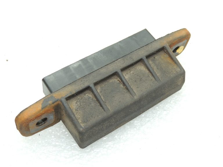 Toyota Avensis T27 aizmugurējo durvju rokturis atveres slēdzis 8484028030