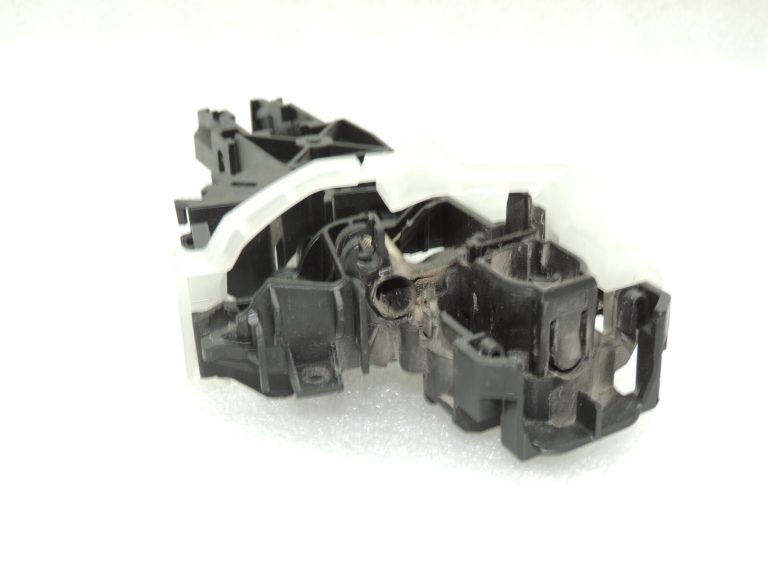 Seat Cupra Leon KL8 ārējā roktura turētājs 5H0837886C