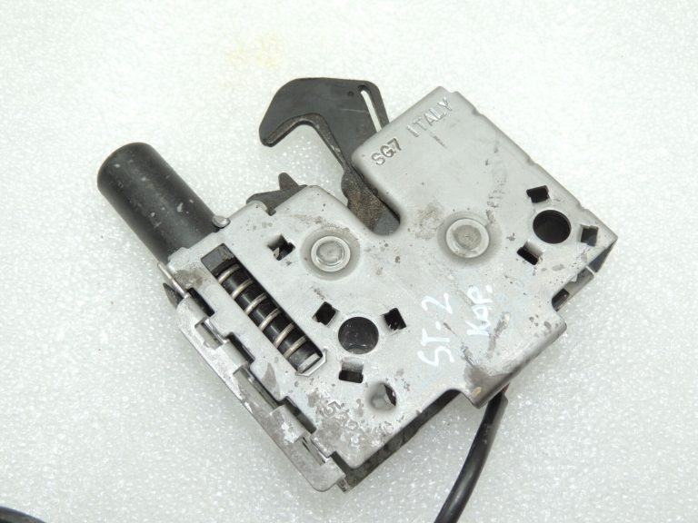 Seat Cupra Leon KL8 Dzinēja pārsega slēdzene Dzinēja pārsega slēdzene 4K0823509A