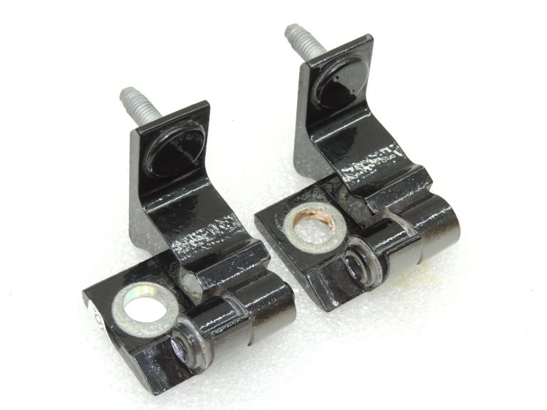 Seat Cupra Leon KL8 Aizmugurējo durvju eņģu komplekts 0E / Y9T 8W0831404A