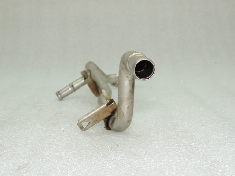 OEM Toyota Avesnis T27 ūdens dzesētāja caurule 1626837021