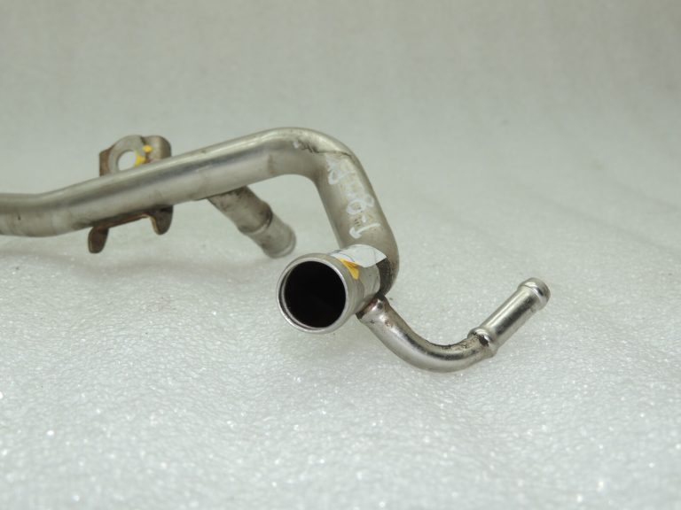 OEM Toyota Avesnis T27 ūdens dzesētāja caurule 1626837021