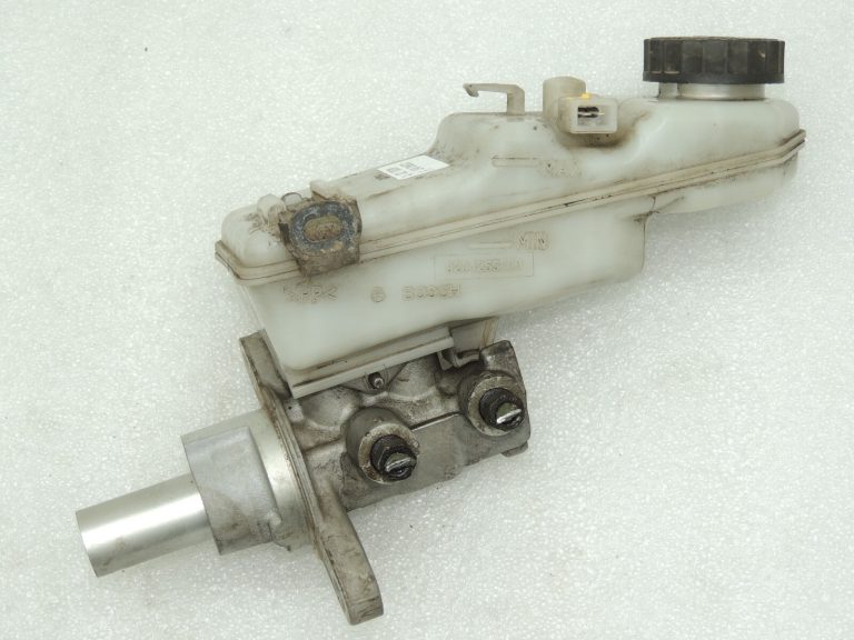 OEM Toyota Avensis T27 galvenais bremžu cilindrs 4720109380