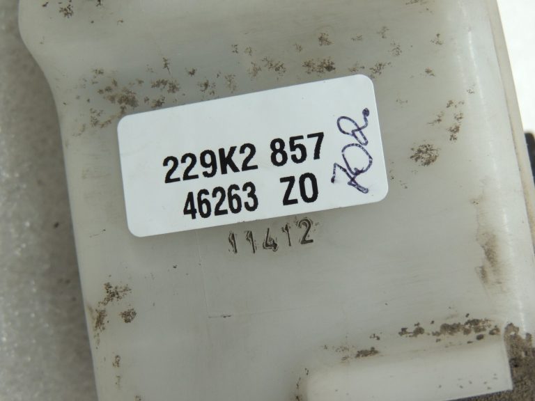 OEM Toyota Avensis T27 galvenais bremžu cilindrs 4720109380