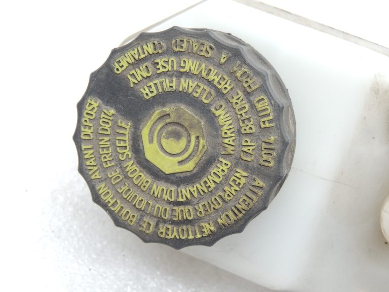 OEM Toyota Avensis T27 galvenais bremžu cilindrs 4720109380