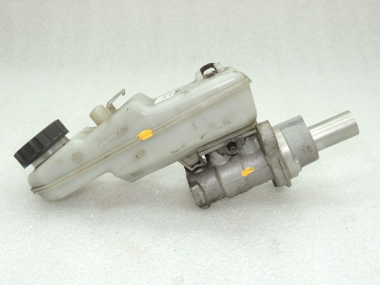 OEM Toyota Avensis T27 galvenais bremžu cilindrs 4720109380