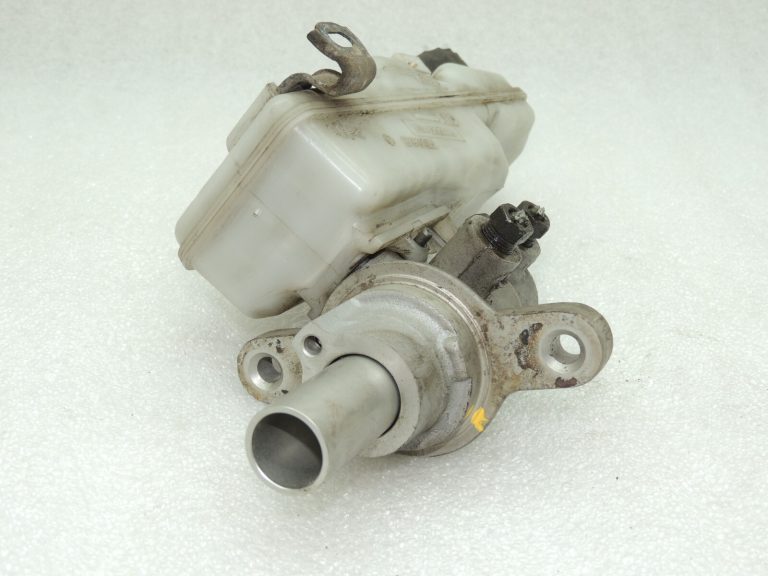 OEM Toyota Avensis T27 galvenais bremžu cilindrs 4720109380