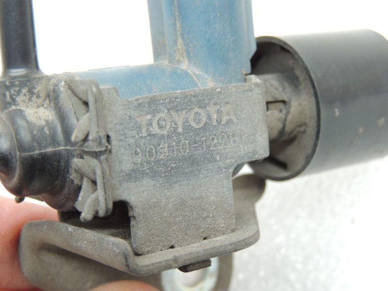 OEM Toyota Avensis T27 2ZRFAE Vakuuma solenoīda vārsts 9091012281