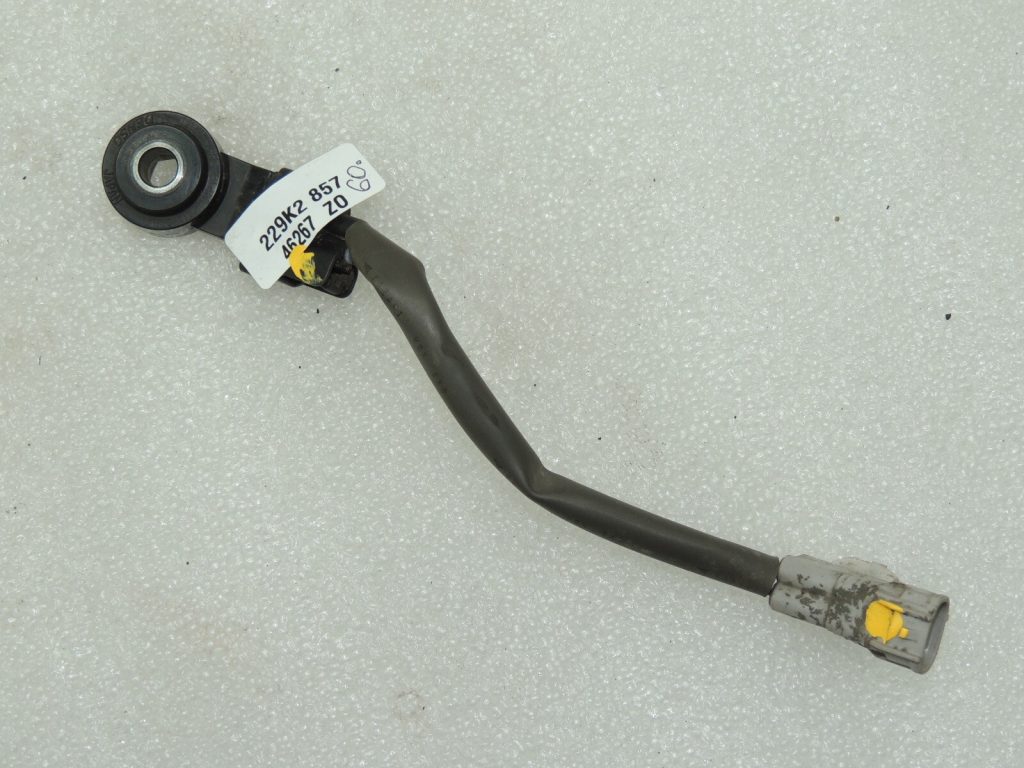 OEM Toyota Avensis T27 2ZRFAE Датчик стука 8961502020