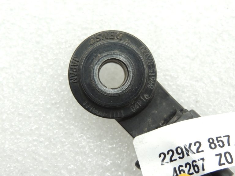 OEM Toyota Avensis T27 2ZRFAE Knock sensors 8961502020