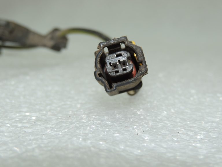 Oriģināla Toyota Avensis T27 ABS elektroinstalācijas instalācija aizmugurējā labajā pusē 8951602090