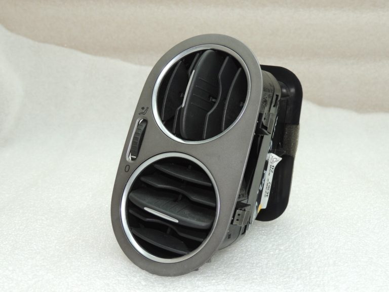 VW Tiguan 5N Gaisa izplūdes atveres ventilācijas sistēma Priekšējā labā 5M0819759