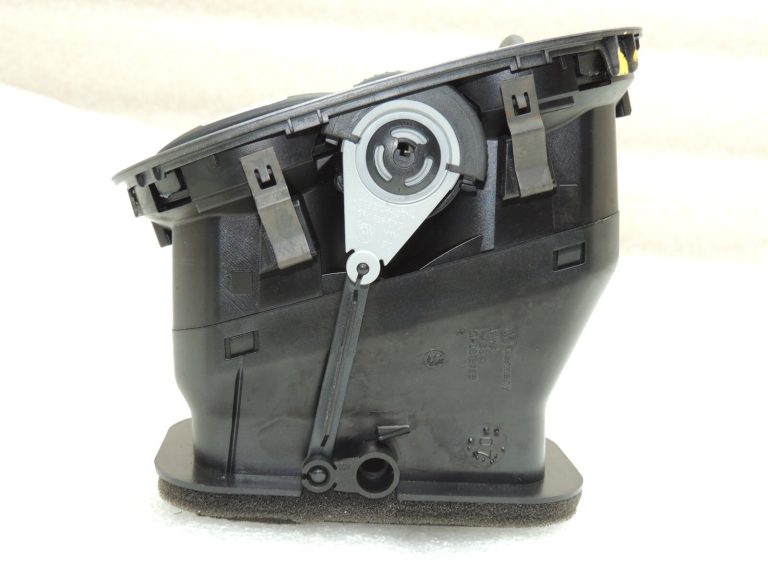 VW Tiguan 5N Gaisa izplūdes atveres ventilācijas sistēma Priekšējā labā 5M0819759
