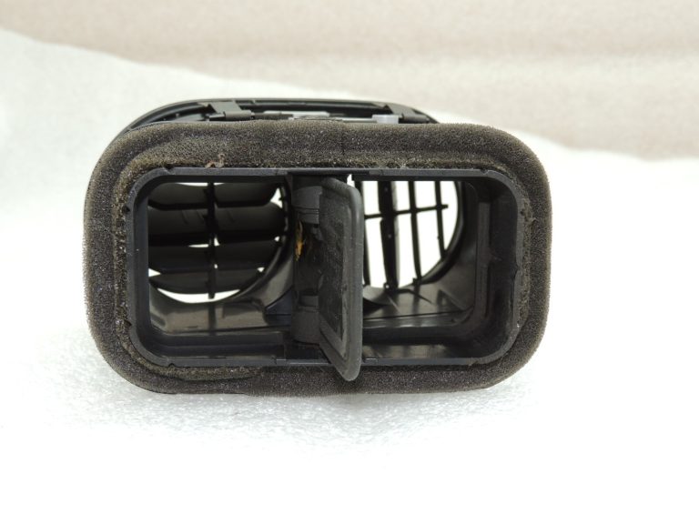 VW Tiguan 5N Gaisa izplūdes atveres ventilācijas sistēma Priekšējā labā 5M0819759